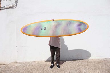 Cutback Escuela Técnica persona con tabla de surf